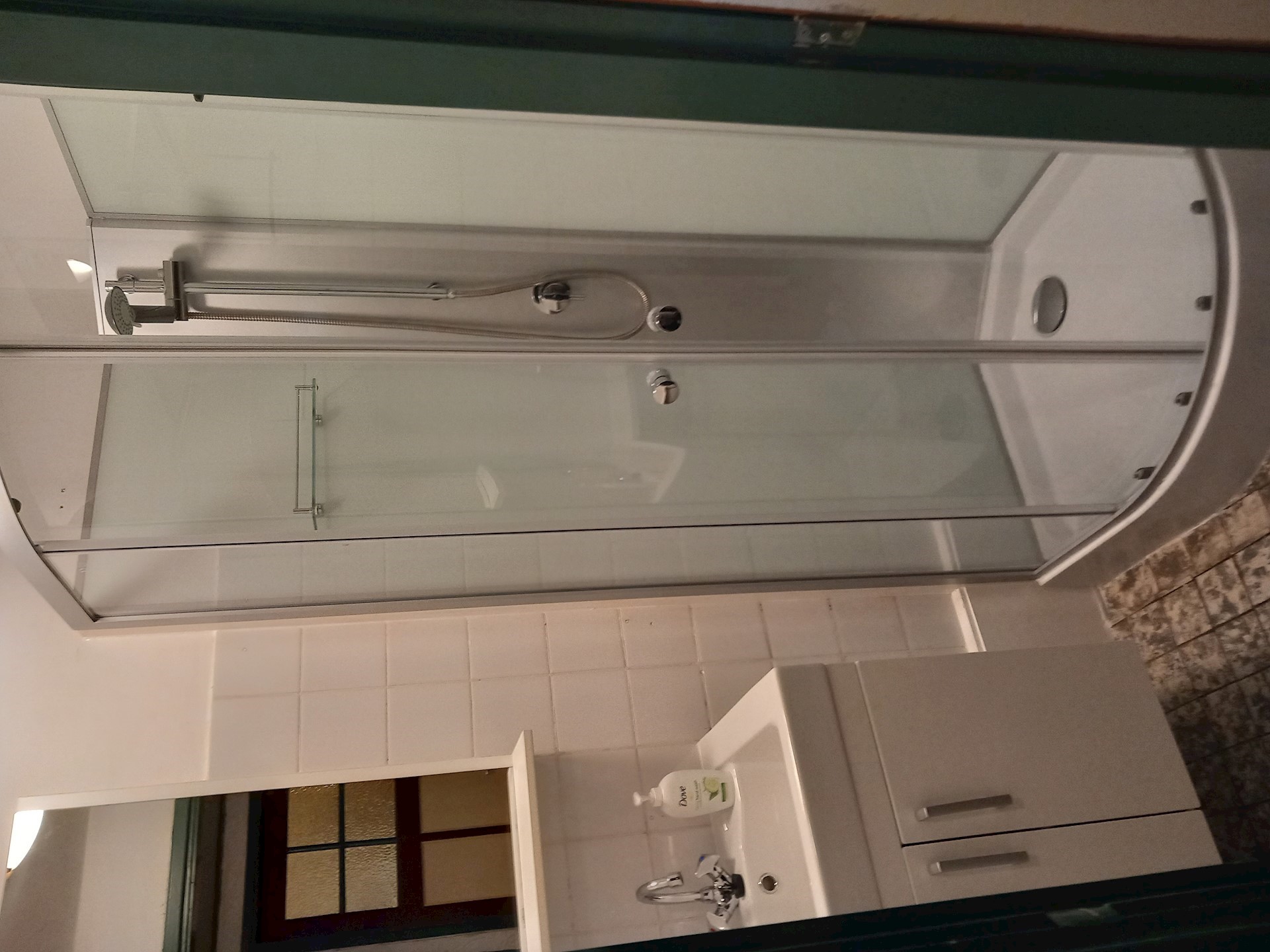 Douche beneden
